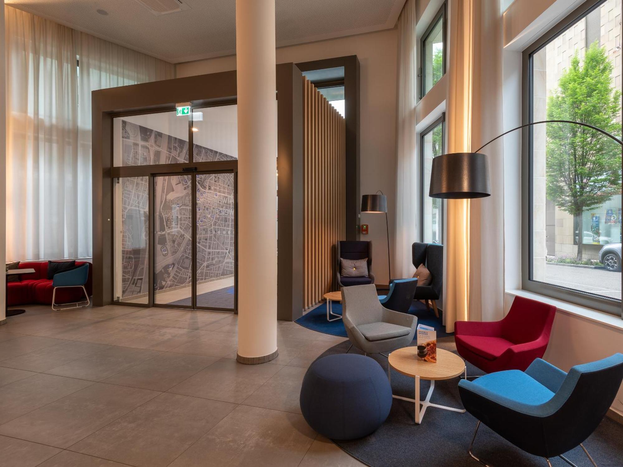 Holiday Inn Express Heilbronn By Ihg Bagian luar foto