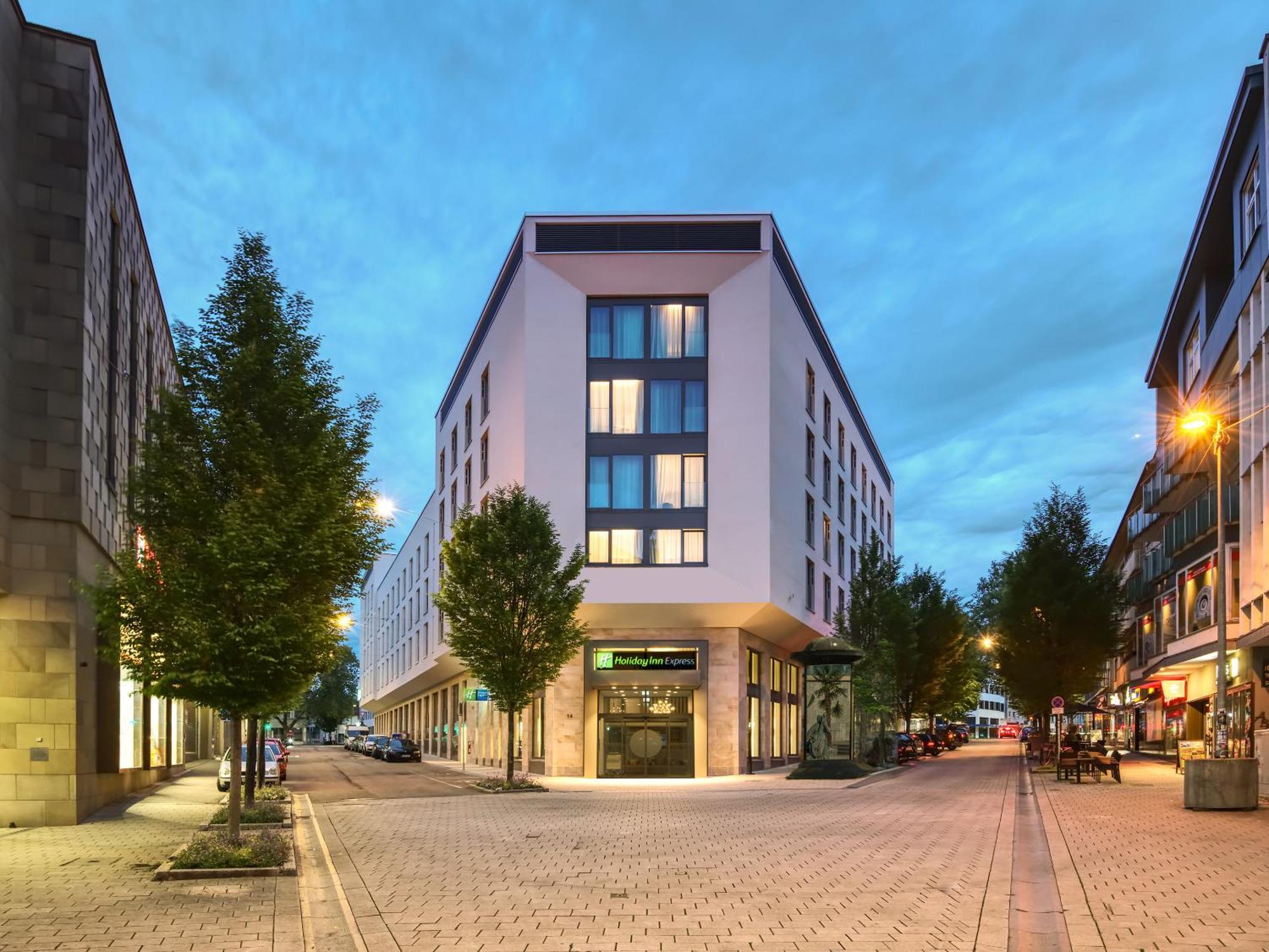 Holiday Inn Express Heilbronn By Ihg Bagian luar foto
