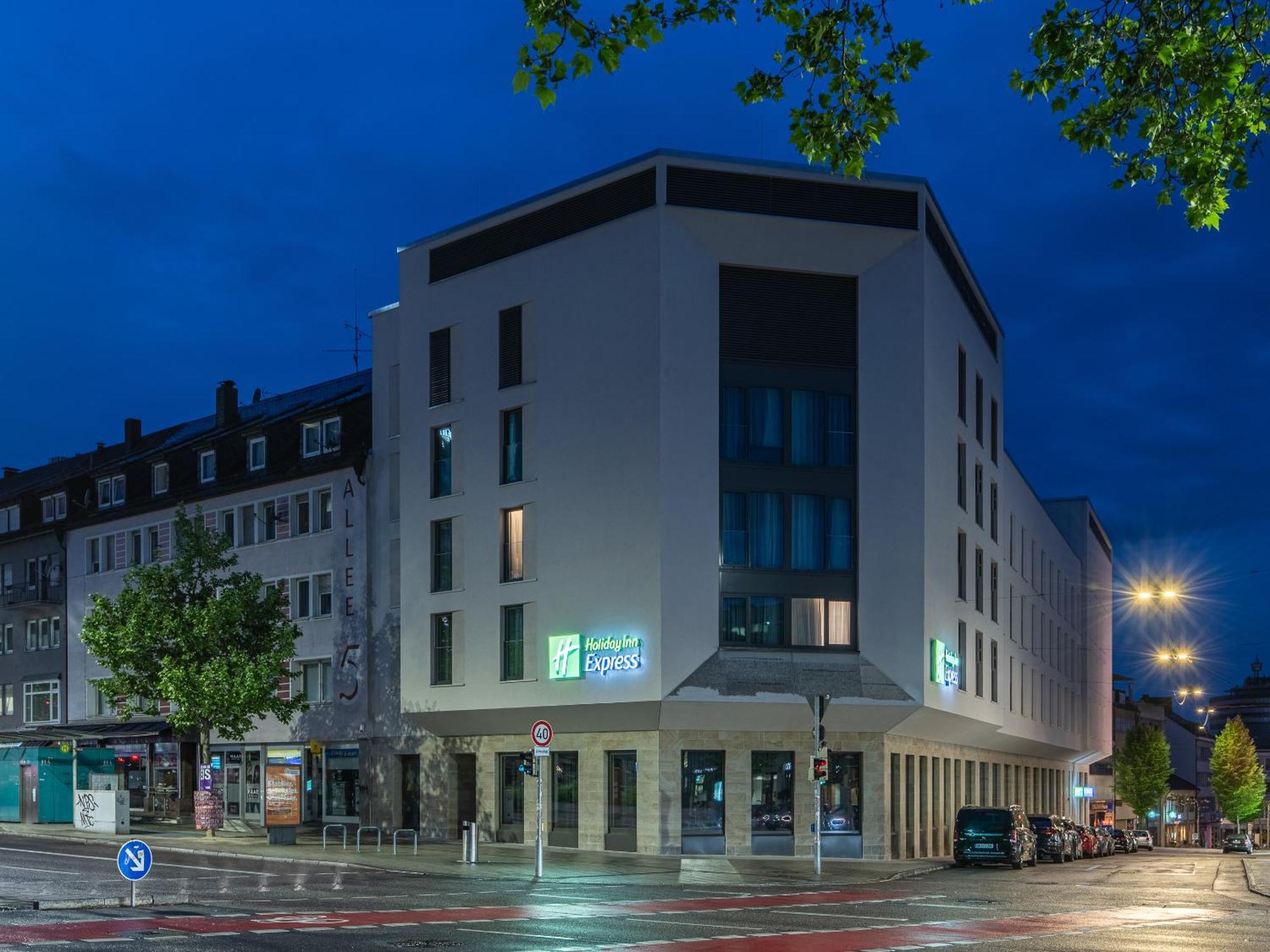 Holiday Inn Express Heilbronn By Ihg Bagian luar foto