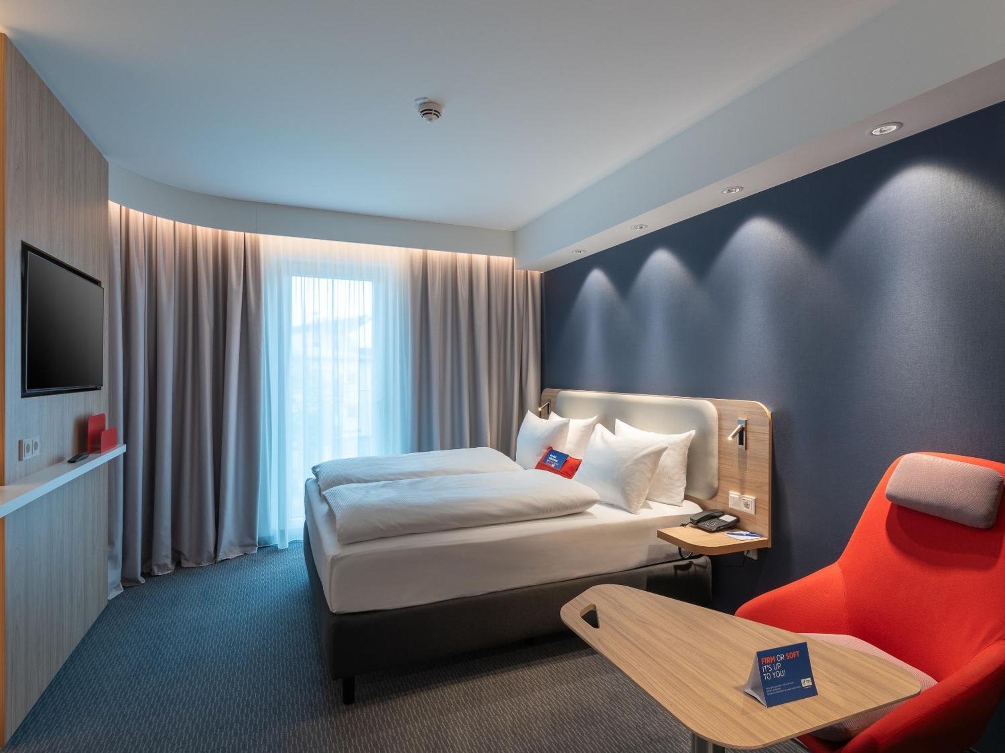 Holiday Inn Express Heilbronn By Ihg Bagian luar foto