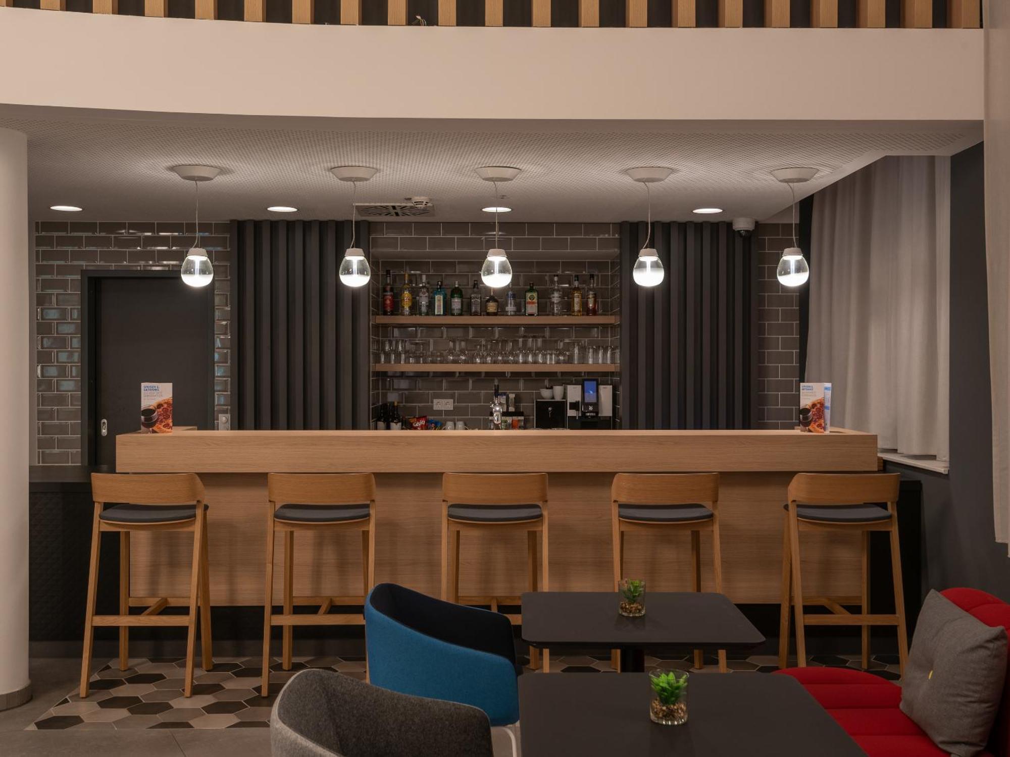 Holiday Inn Express Heilbronn By Ihg Bagian luar foto