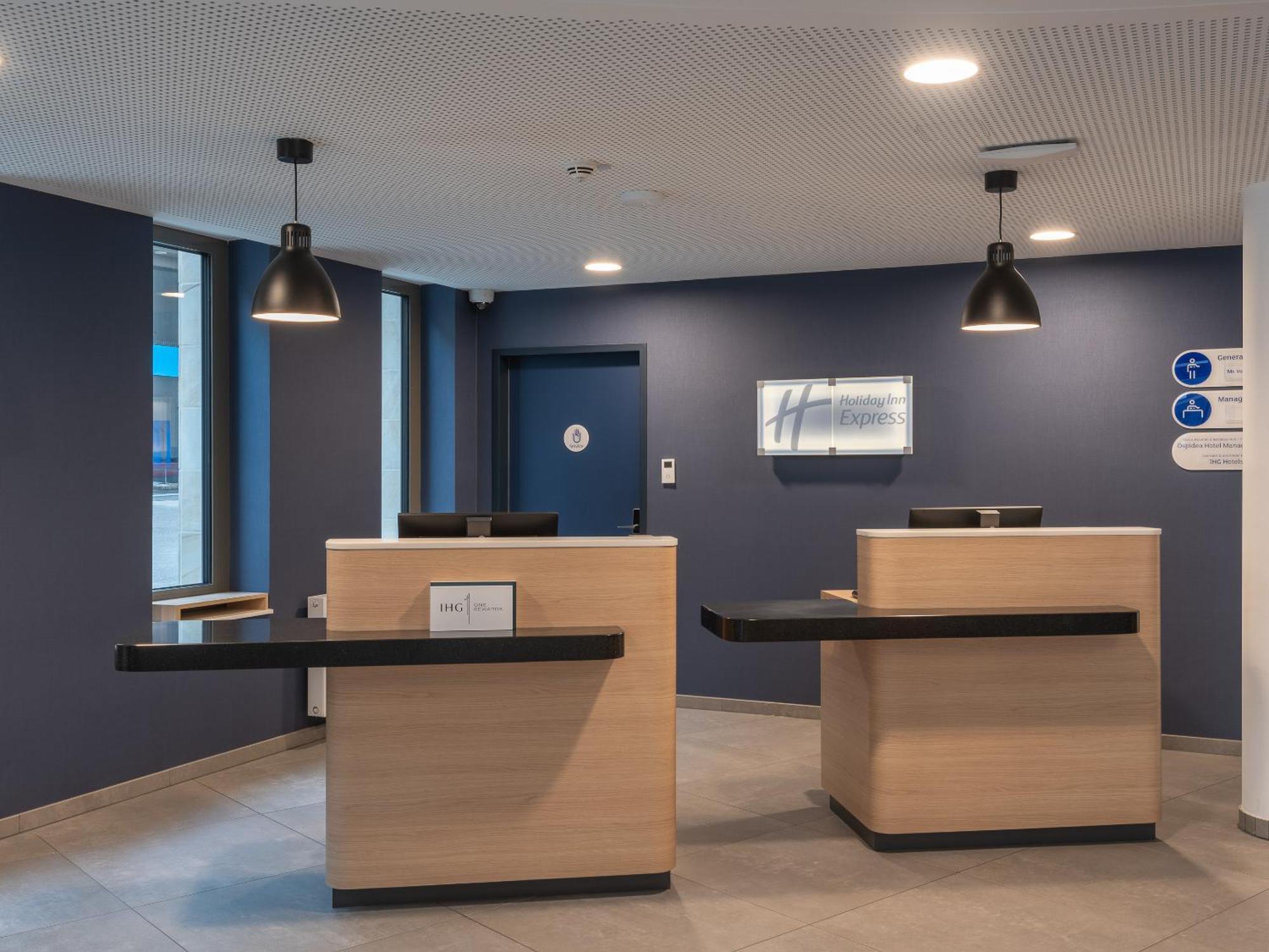 Holiday Inn Express Heilbronn By Ihg Bagian luar foto