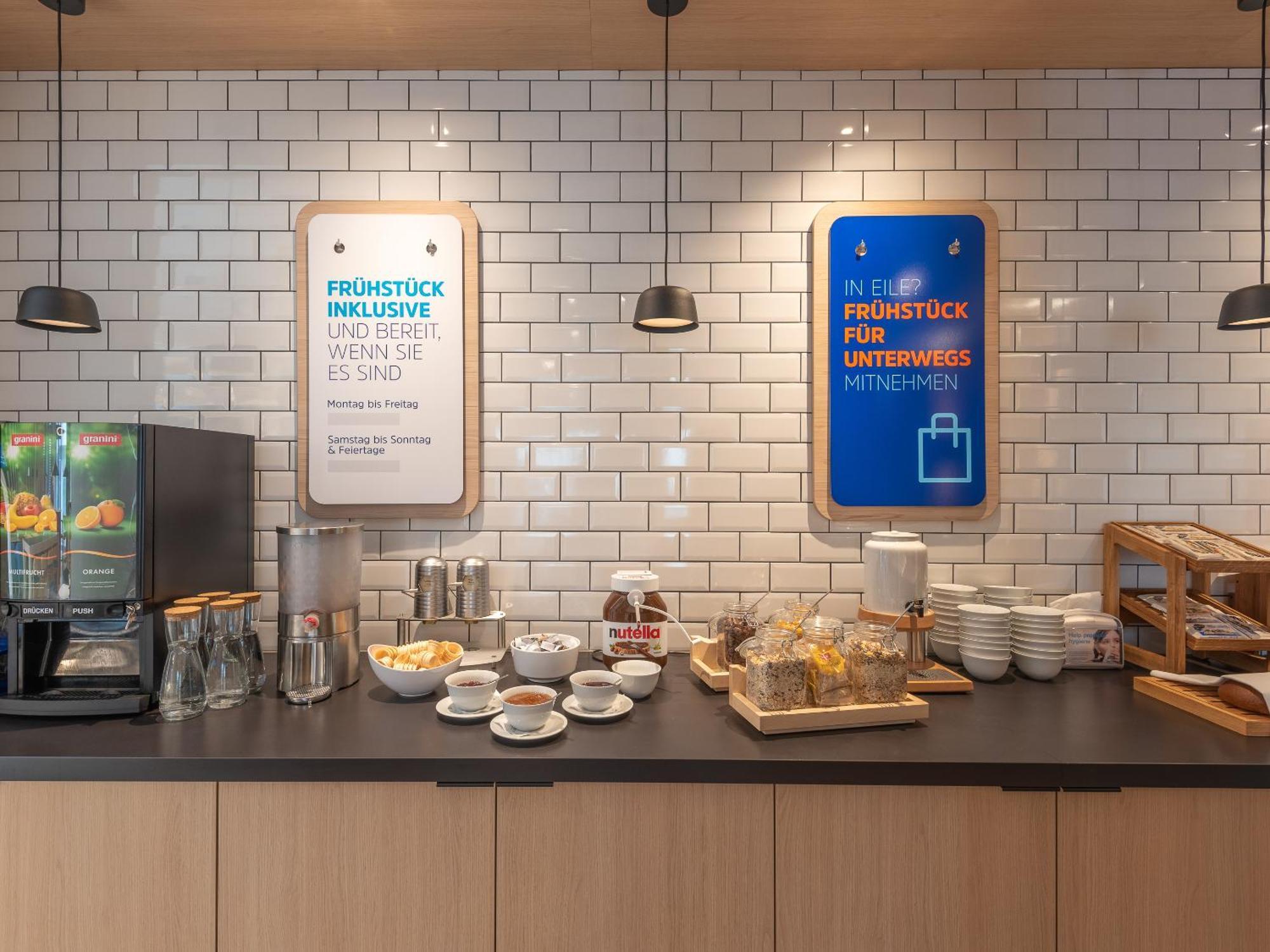 Holiday Inn Express Heilbronn By Ihg Bagian luar foto