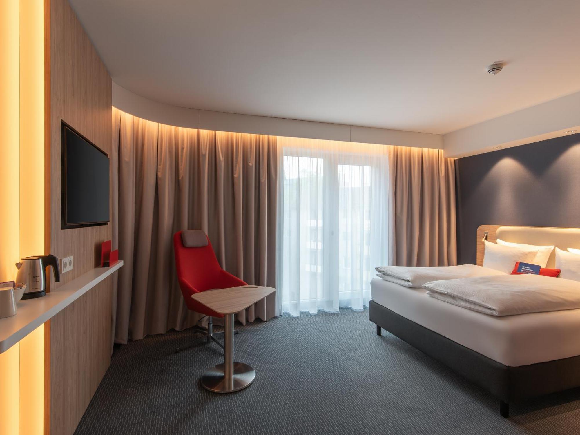 Holiday Inn Express Heilbronn By Ihg Bagian luar foto