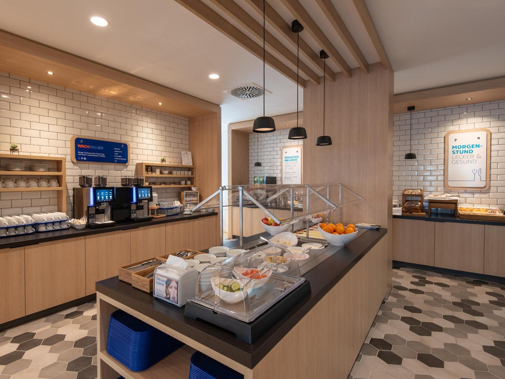 Holiday Inn Express Heilbronn By Ihg Bagian luar foto