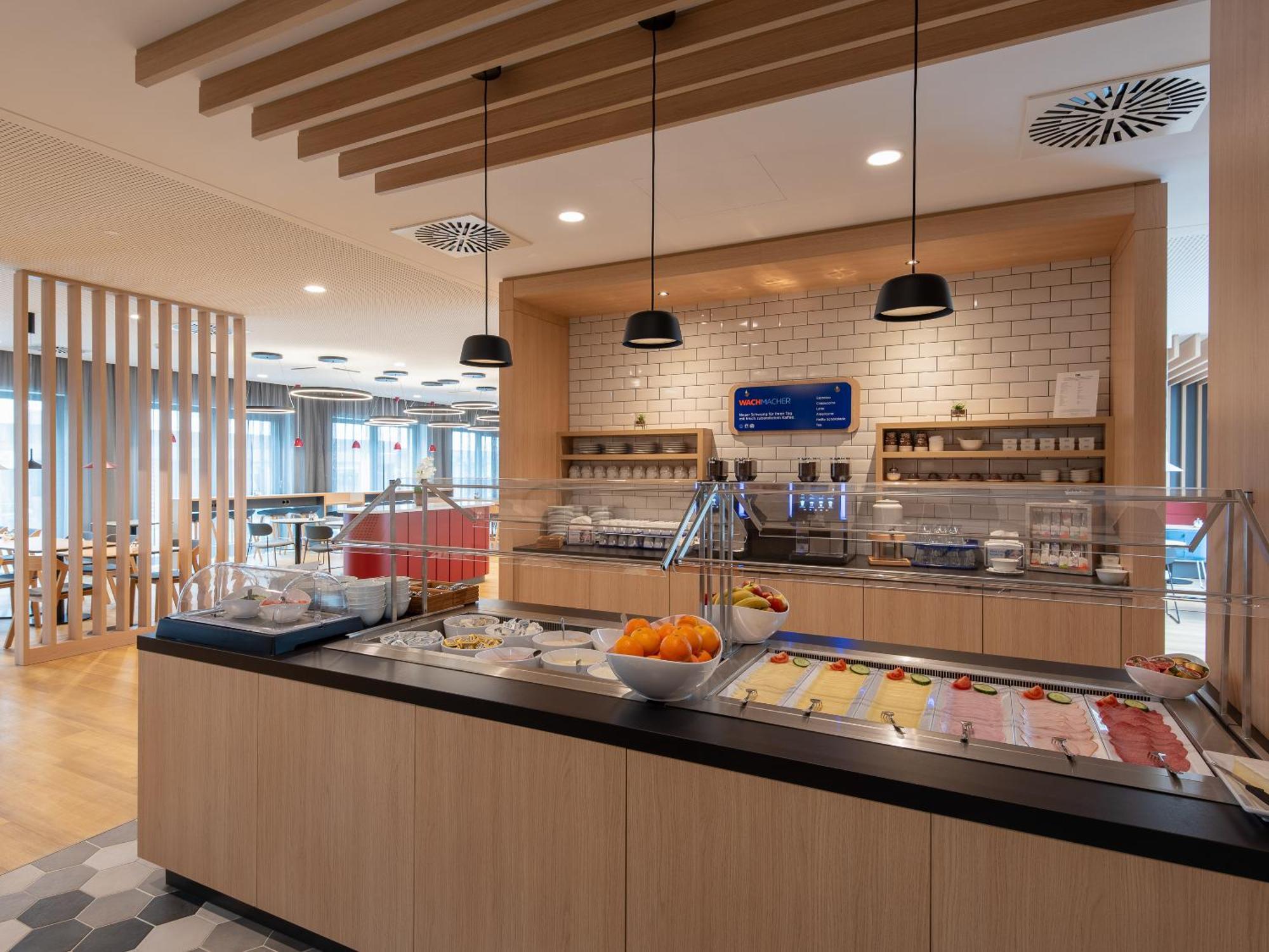 Holiday Inn Express Heilbronn By Ihg Bagian luar foto
