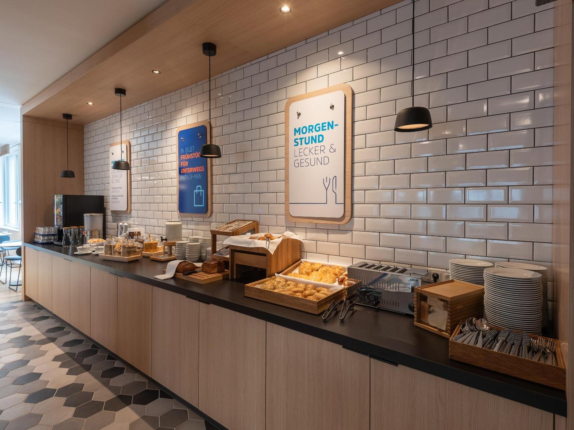 Holiday Inn Express Heilbronn By Ihg Bagian luar foto