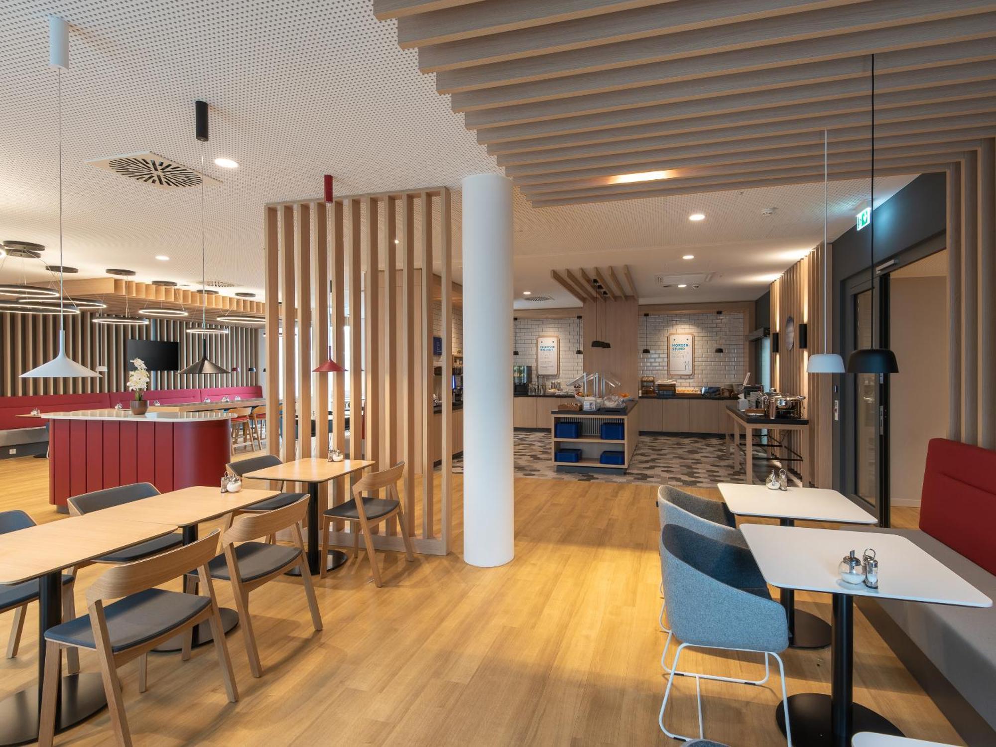 Holiday Inn Express Heilbronn By Ihg Bagian luar foto