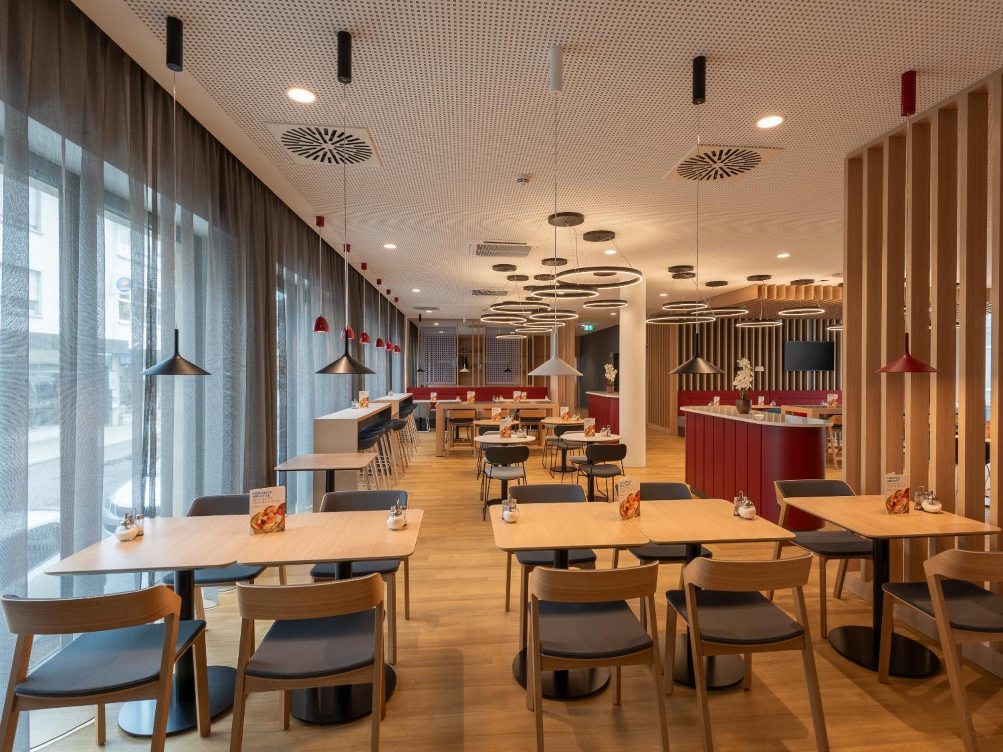 Holiday Inn Express Heilbronn By Ihg Bagian luar foto