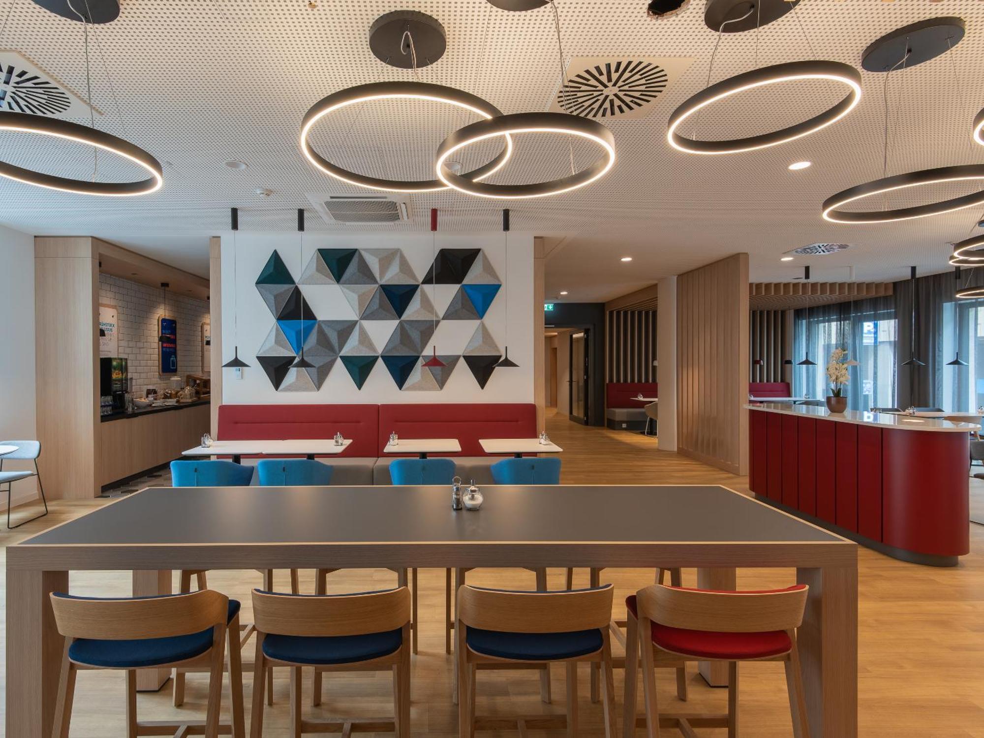 Holiday Inn Express Heilbronn By Ihg Bagian luar foto