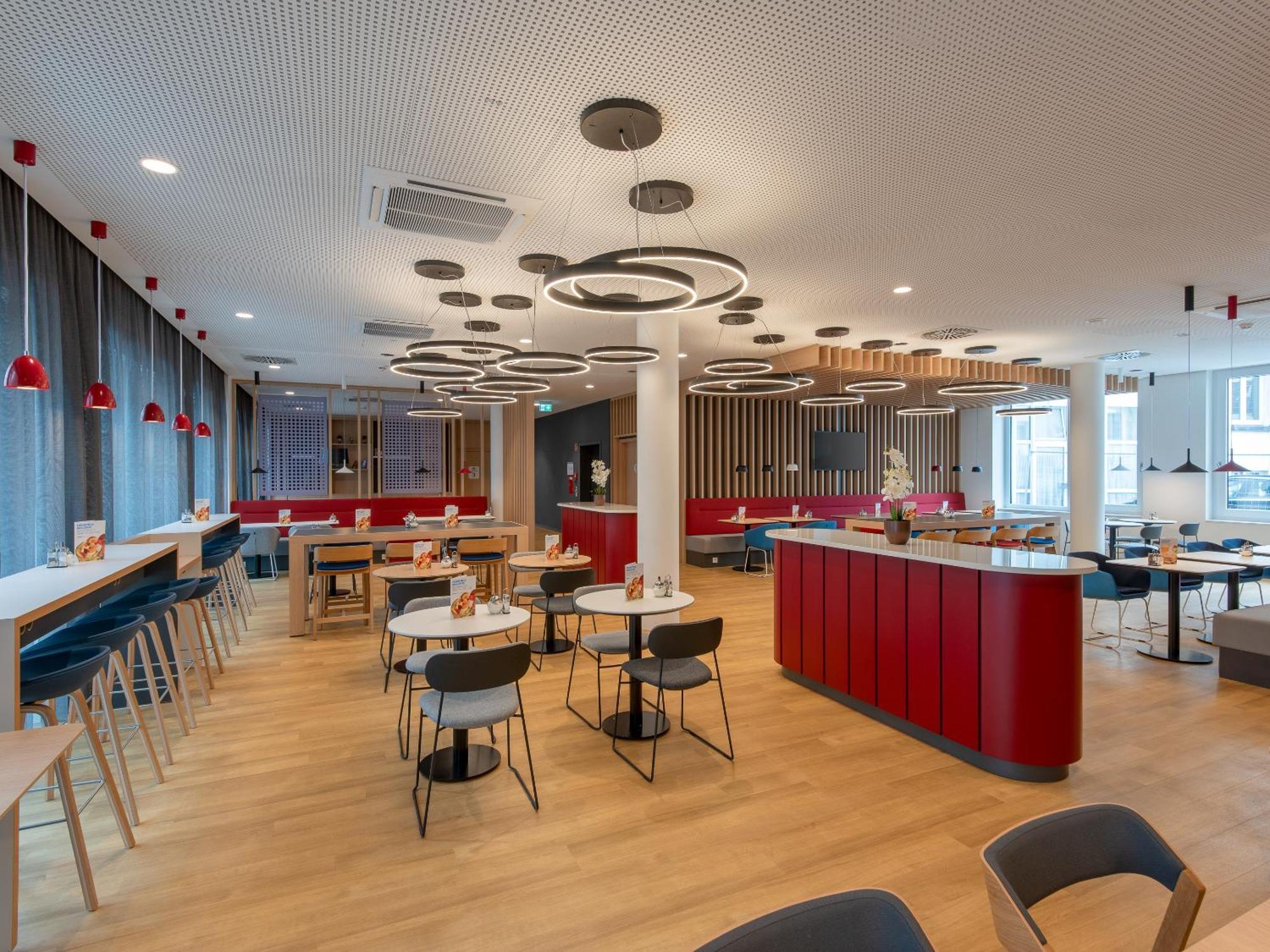 Holiday Inn Express Heilbronn By Ihg Bagian luar foto